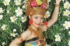 バリ衣装記念撮影 バリの民族衣装を着て旅の思い出に記念写真はいかがですか バリ島 インドネシア旅行のオプショナルツアー バリ島旅行専門店 Goh公式サイト
